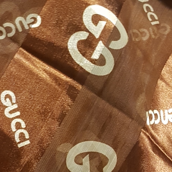 Gucci large silk Scarf - Picture 4 of 4